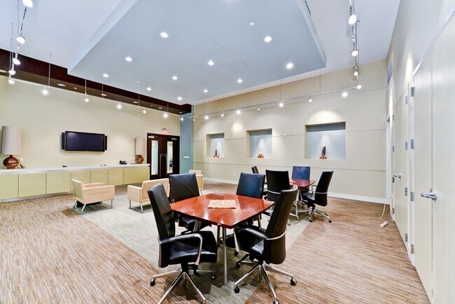 Building Photo - Modern 2br/2ba at Navy Yard