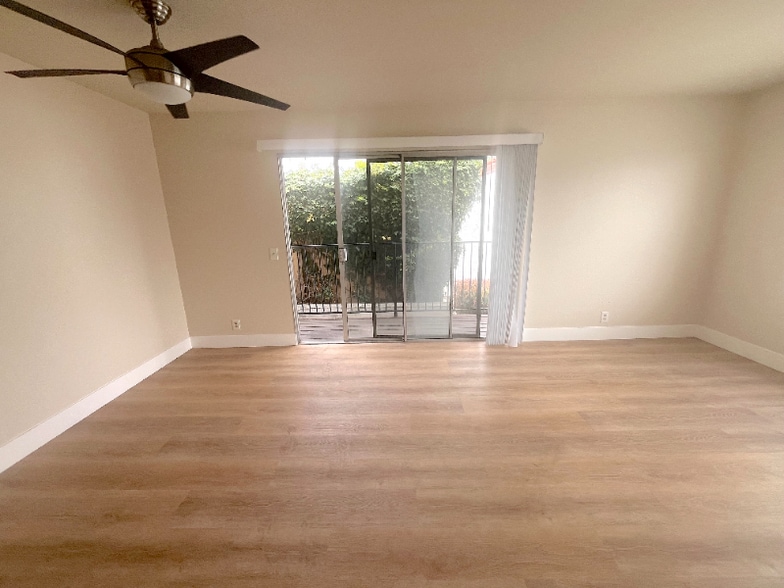 Building Photo - 147 Avenida Serra