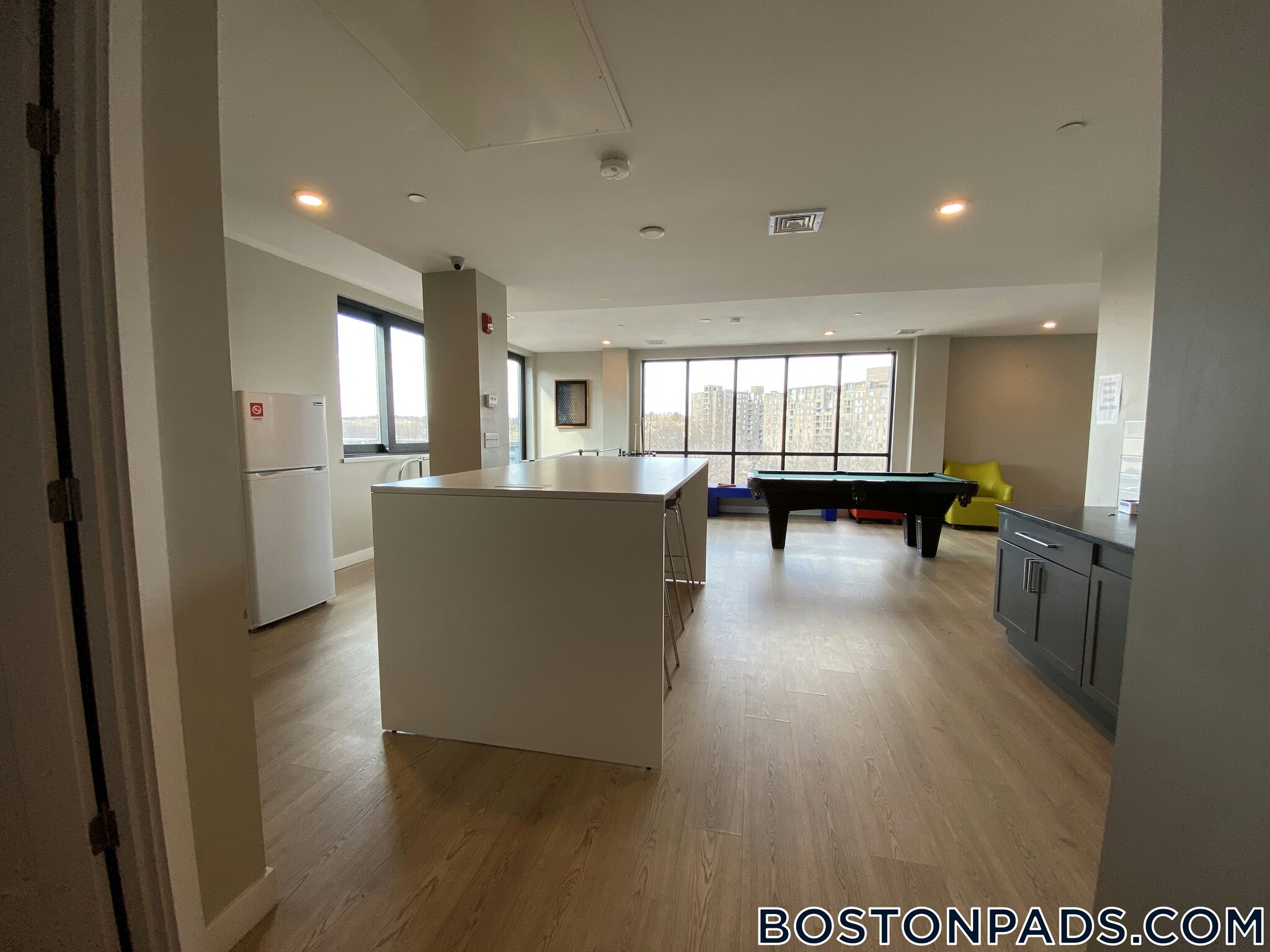 Building Photo - 35 S Huntington Ave