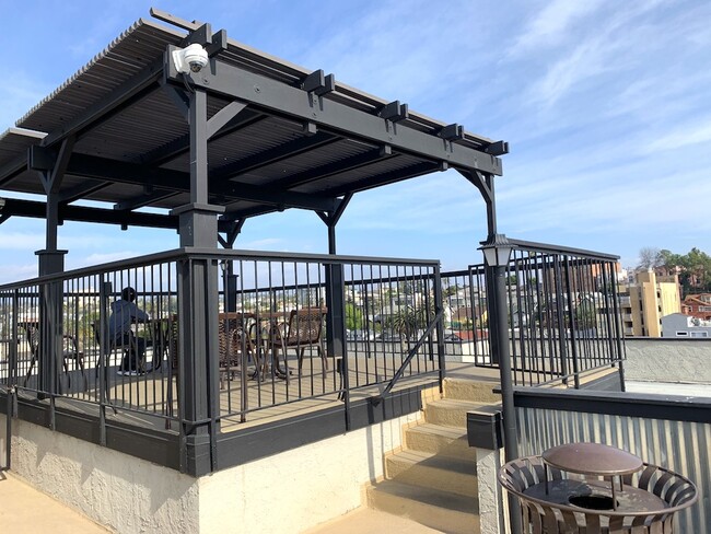 Rooftop Gazebo- 360 View - Roberts K Town Lafayette