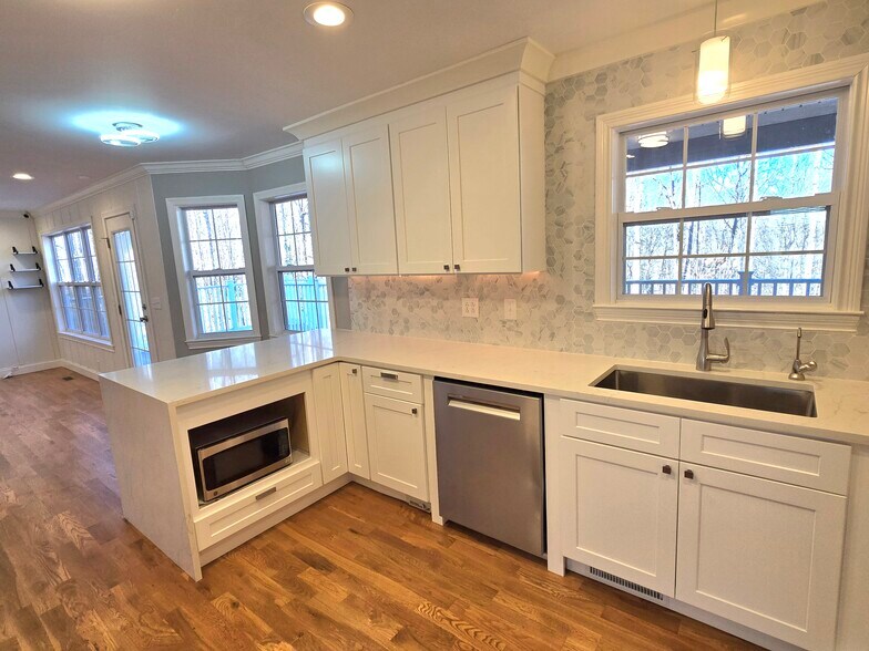 Building Photo - 12469 Daisywood Dr