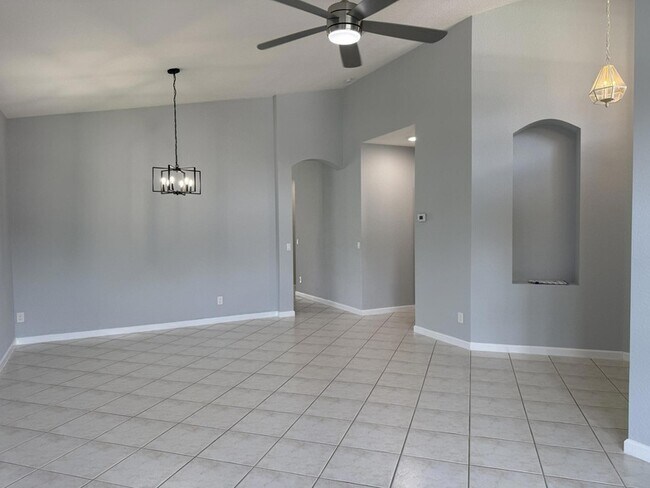 Building Photo - 9084 Silver Glen Way
