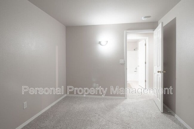 Building Photo - 2443 NW Norwood St