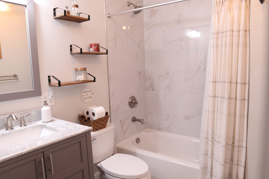 Building Photo - 2421 Covina Way S-Mortgage