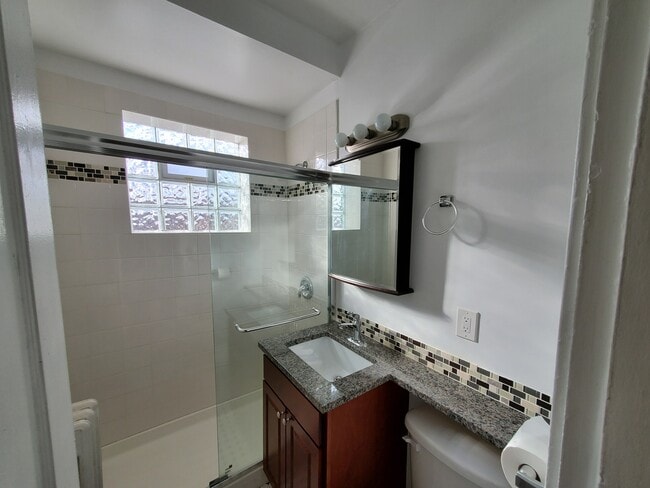 Building Photo - 5428-5430 N Kimball