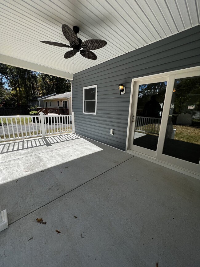 Building Photo - 38 Meadow View Ln