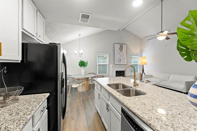 Building Photo - 1123 Rock Canyon Dr