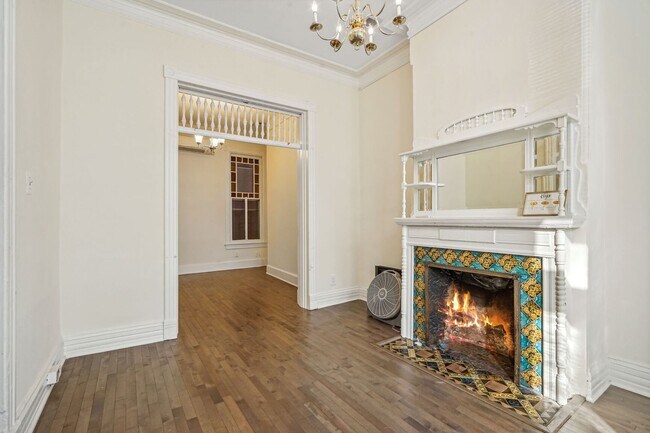 Building Photo - Available Now! 3 bedroom, 1.5 bathrooms hi...