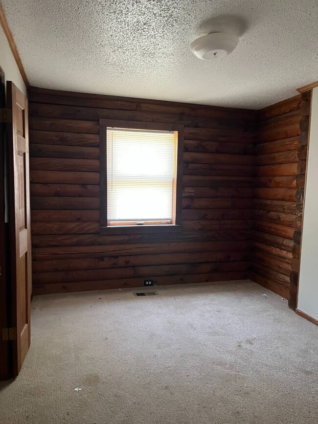 Building Photo - 123 High Ridge Ct