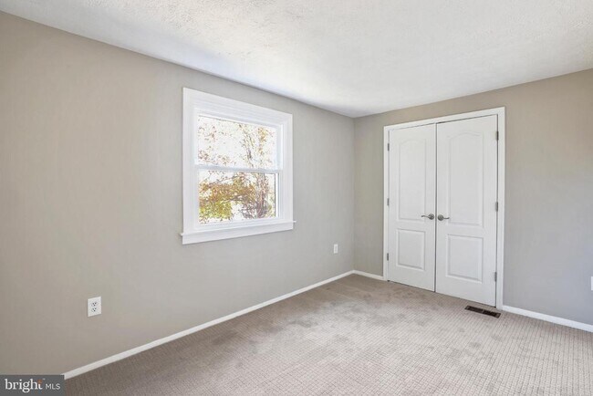 Building Photo - 10622 Cavalcade St