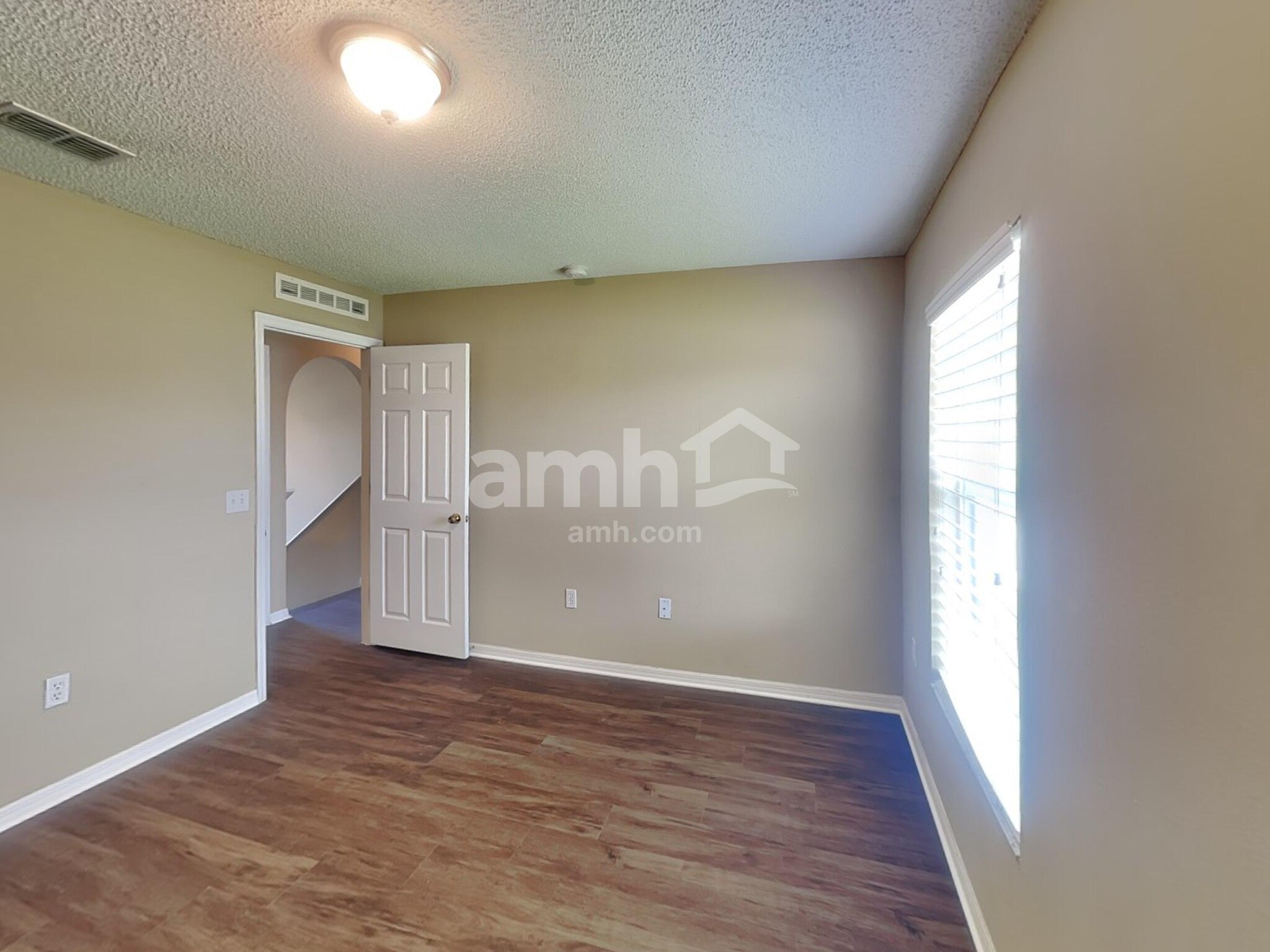 Building Photo - 244 Verzon Ct