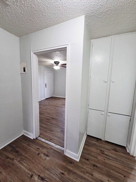 Building Photo - 1504 Sycamore St