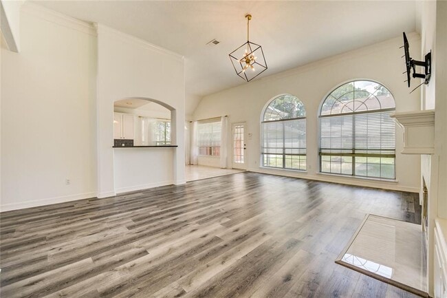 Building Photo - 8803 Memorial Creek Dr