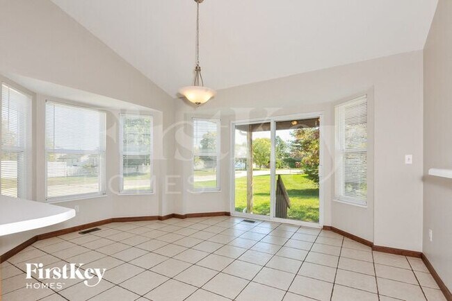 Building Photo - 2 Sassafras Parc Ct