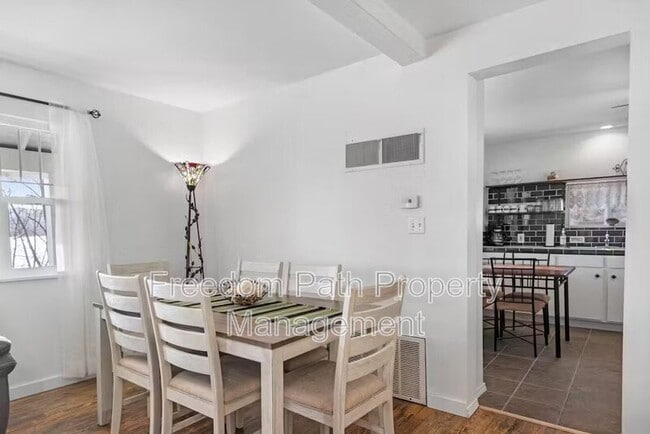 Building Photo - 43843 ID-200