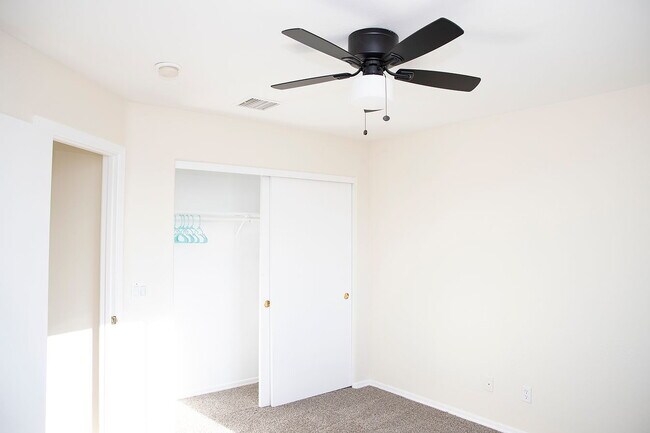 Building Photo - SINGLE FAMILY HOME.
