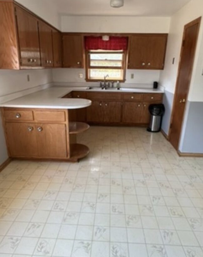 Kitchen - 4726 N 88th Ct