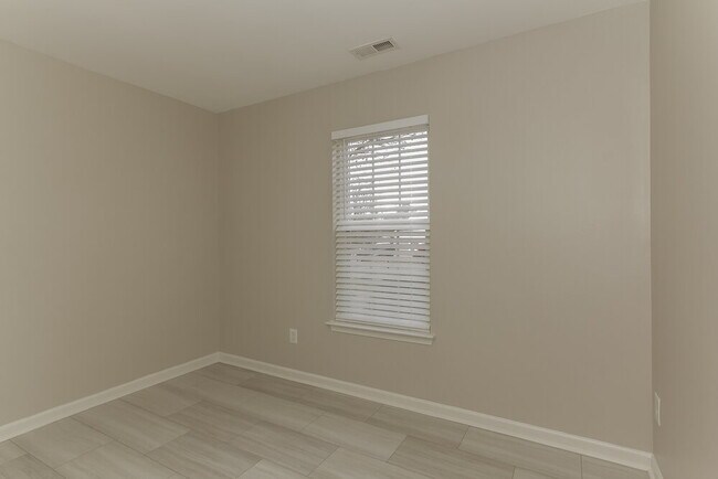 Building Photo - 1615 Flagler Ln