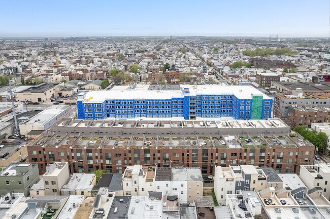Building Photo - 2109 League St