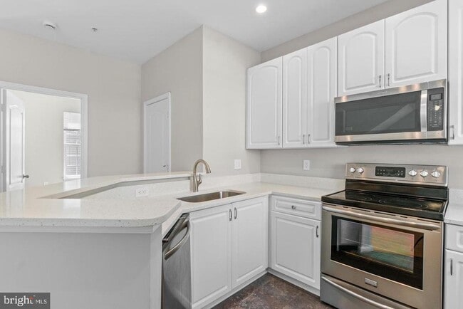 Building Photo - 519 Ensemble Ct