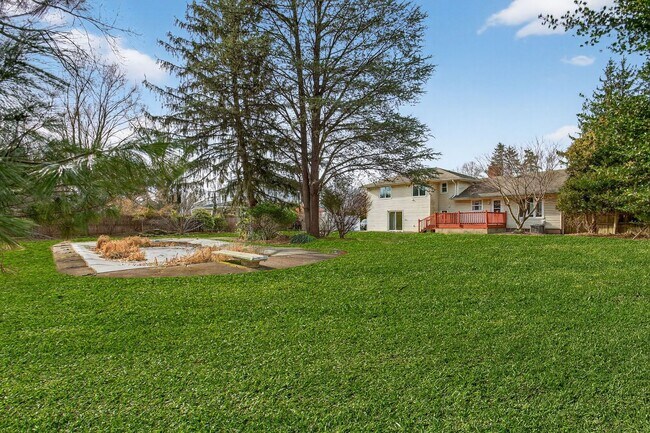 Building Photo - 352 Rahways Rd