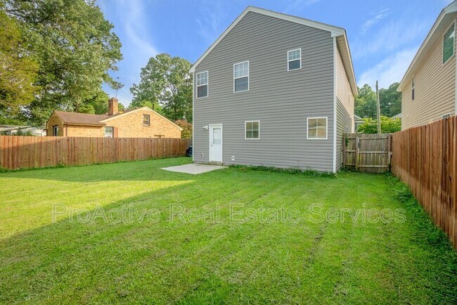 Building Photo - 2104 Miller Ave