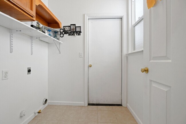Building Photo - 1550 N Rio Vista Ct