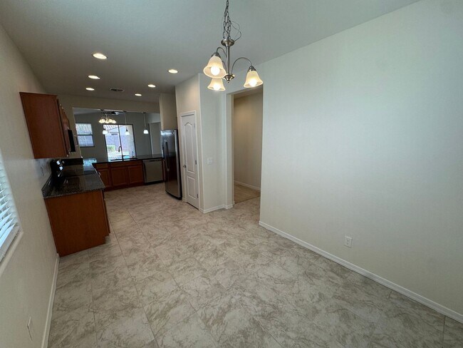 Building Photo - 4 Bedroom - 2 Bath - 1760 Sq. Ft - Beautiful New Built Home - Glendale