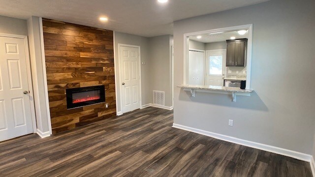 Building Photo - Newly Renovated Duplex for Rent