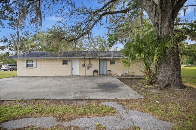 Building Photo - 421 NE 26th Ct
