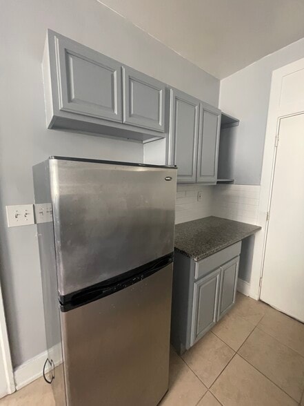 207 S Harrison St 23 - 220 S Harrison St