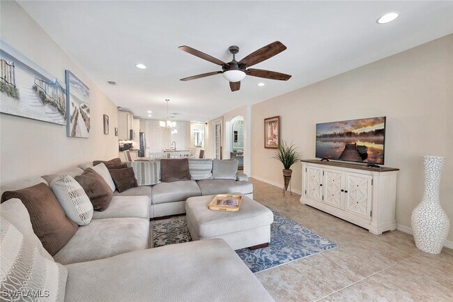 Building Photo - 14940 Edgewater Cir