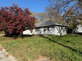 Building Photo - 805 4th St