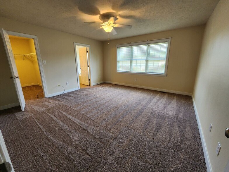 Building Photo - 312 Abbey Ct