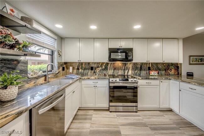 Building Photo - 15350 Moonraker Ct