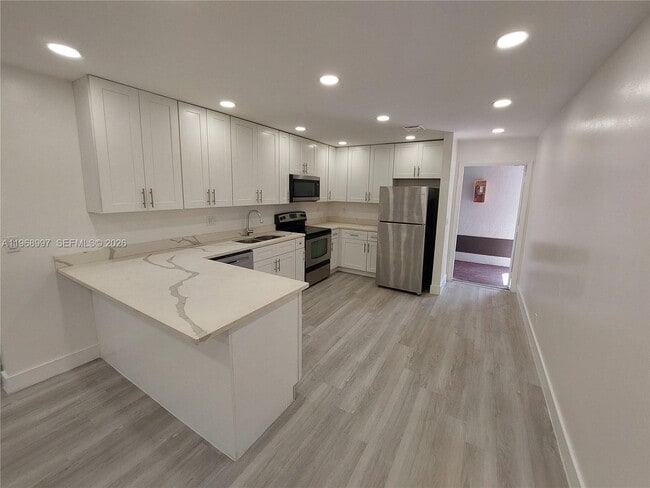 Building Photo - 2319 Johnson St