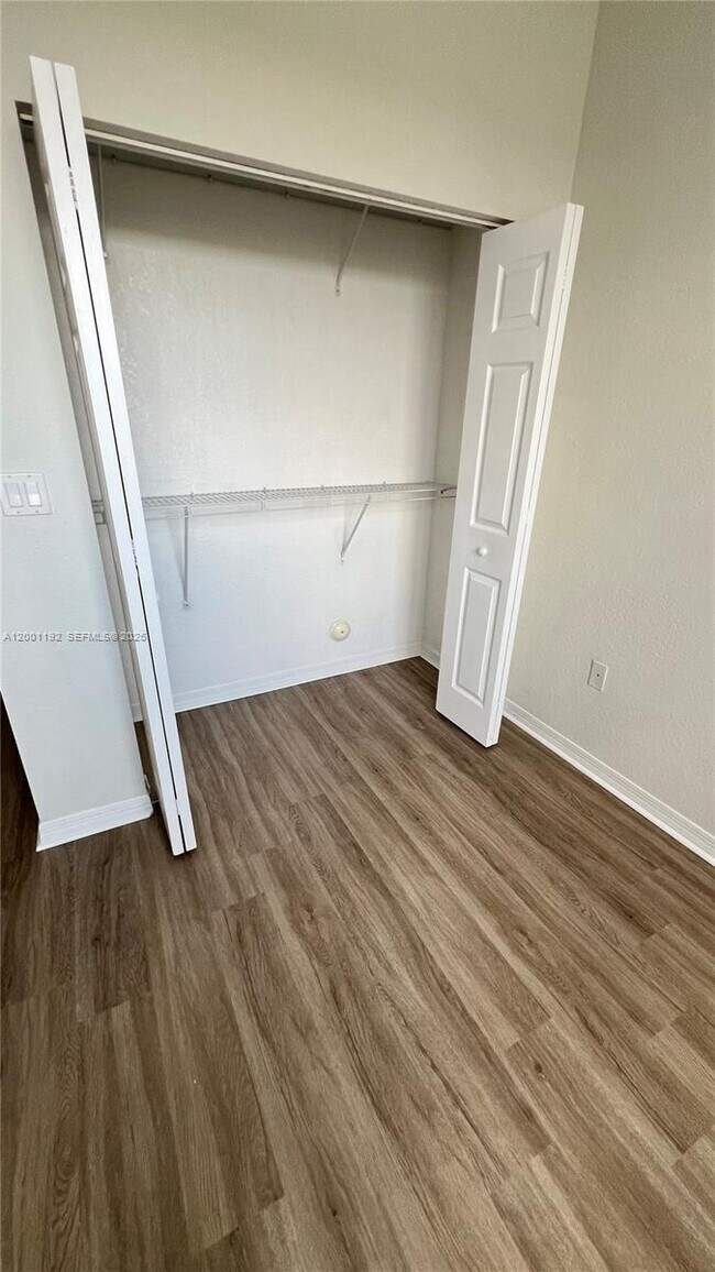 Building Photo - 10885 NW 89th Terrace