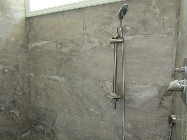 Building Photo - 250 Oak Harbor Camp