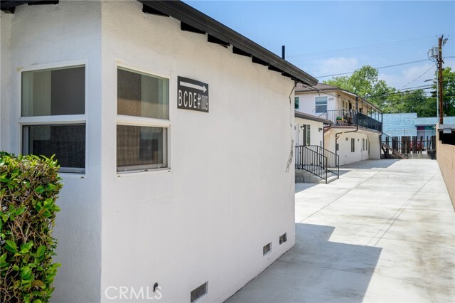 Building Photo - 1009 W Angeleno Ave