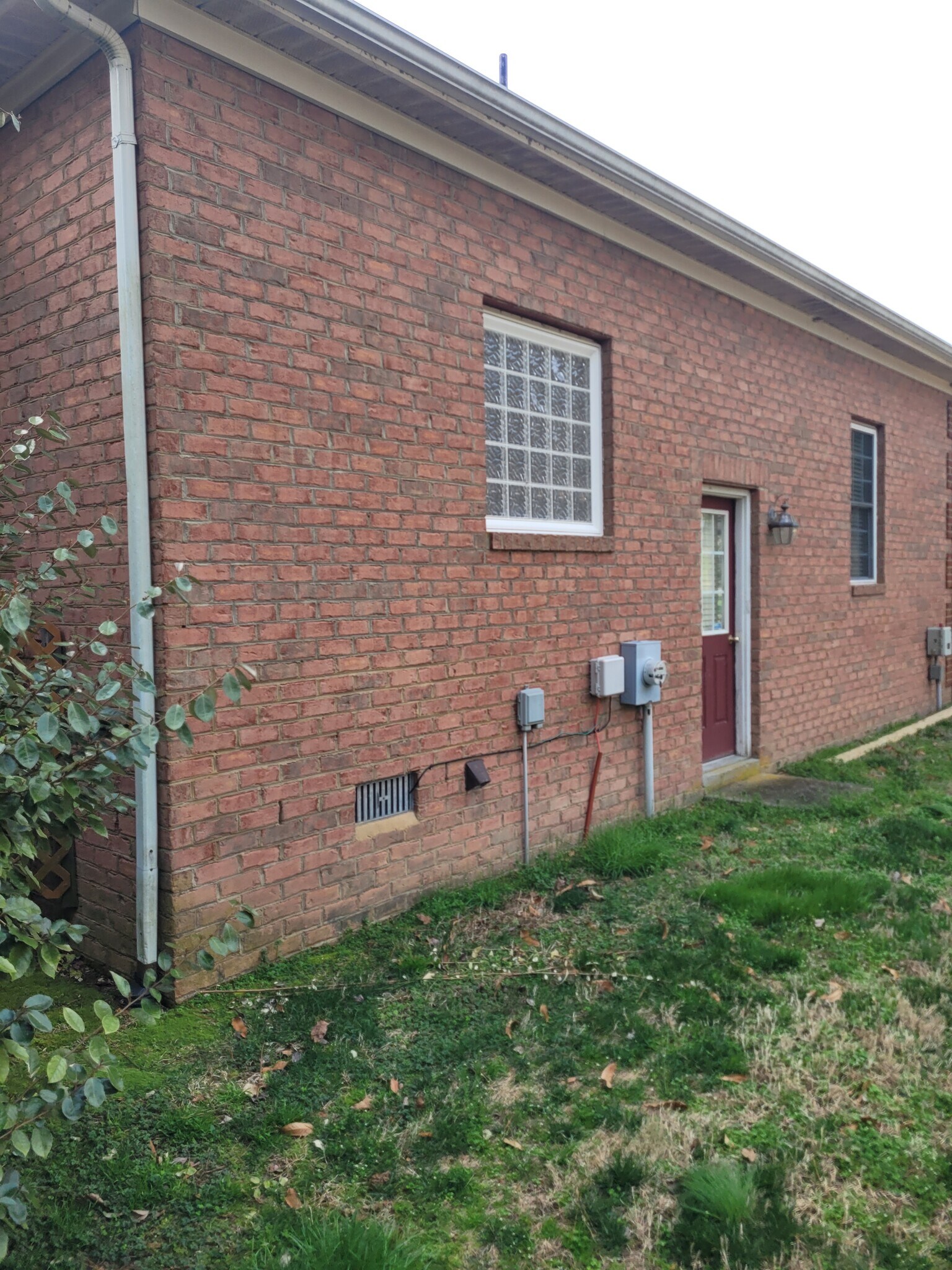 Building Photo - 147 Sir Guy Dr