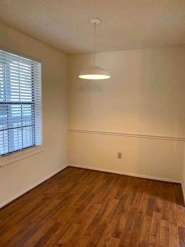 Building Photo - 218 N Texas Blvd