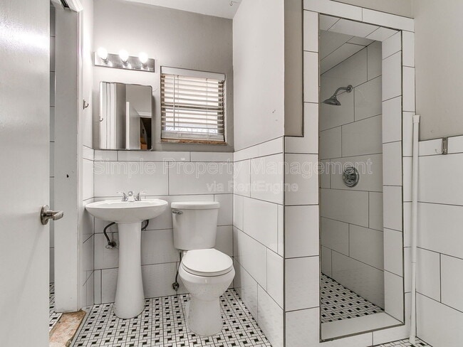 Building Photo - 3108 NW 43rd St