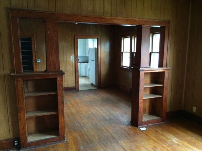 Building Photo - 408 Newell St