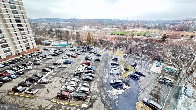 Building Photo - 4600 Duke St