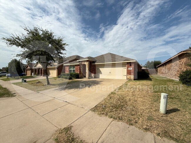 Primary Photo - 1309 Basswood Ln