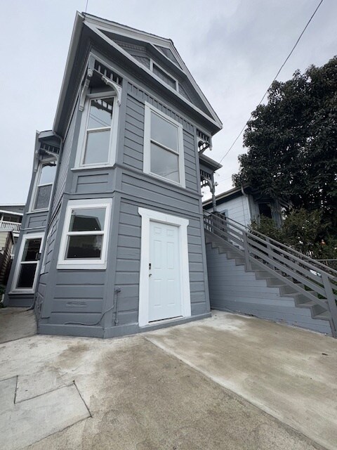 Building Photo - 2364 E 16th St
