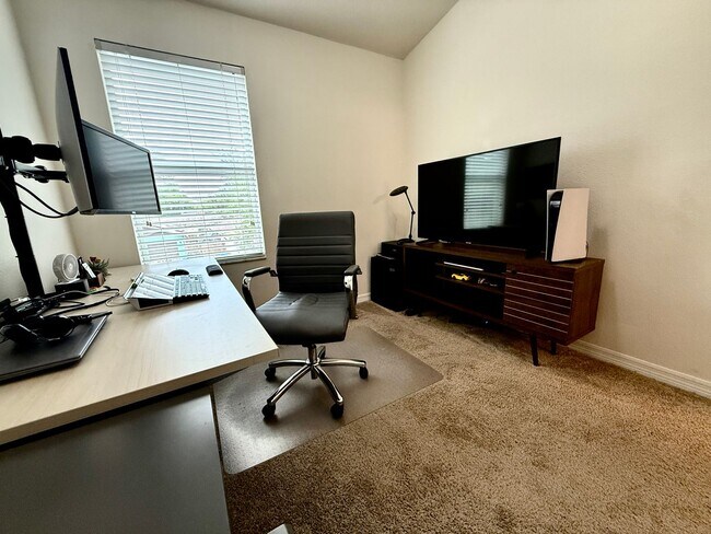 Building Photo - Sawgrass Village Townhomes 3/2.5/1 - Friendly Neighborhood lifestyle