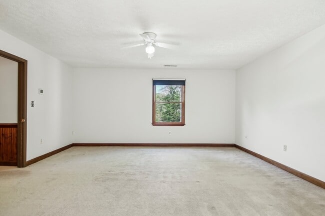 Building Photo - 11 Timothy Ln