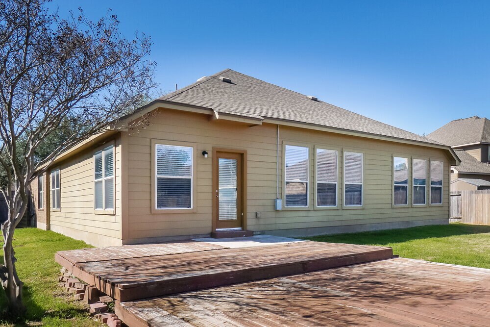 Building Photo - 3039 Hidden Meadow