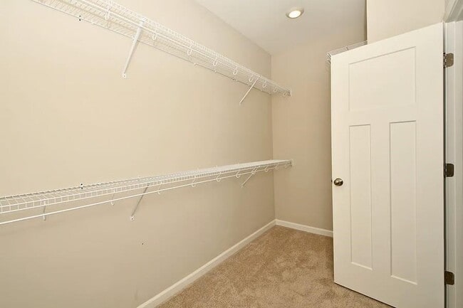 Building Photo - 208 Arrowwood Dr